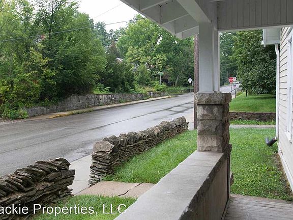 4th image of 520 Eagleson Ave