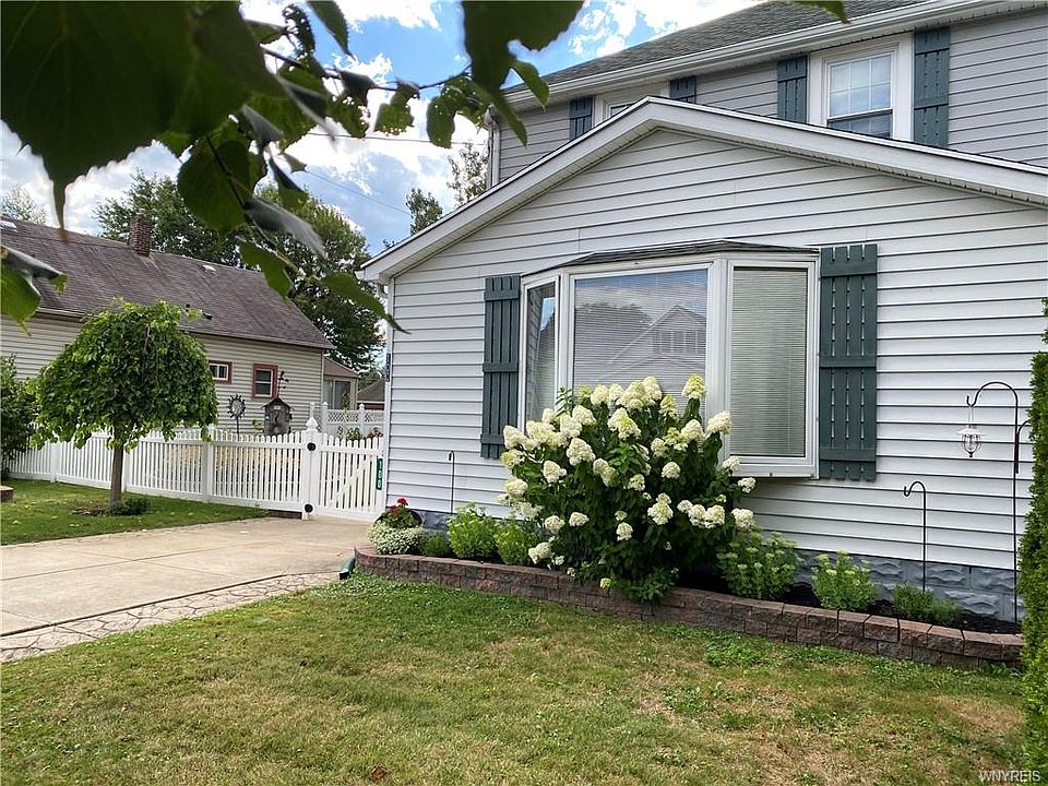 1st image of 100 Barnsdale Ave
