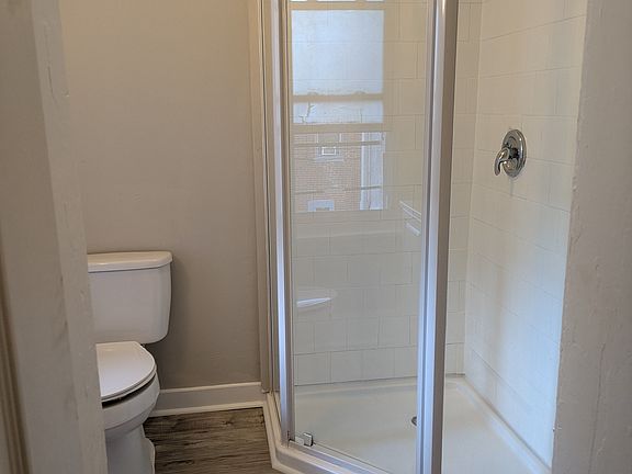 2nd image of 127 W Airy St #B