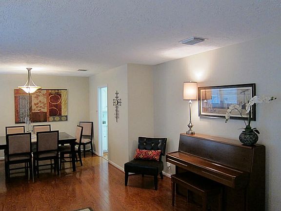 4th image of 3907 Ecuador Dr