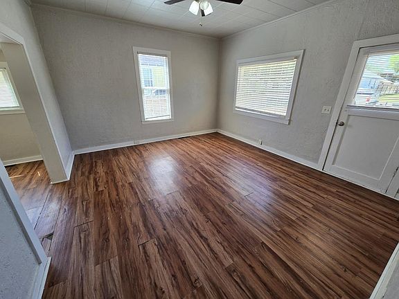 4th image of 429 3rd Ave E