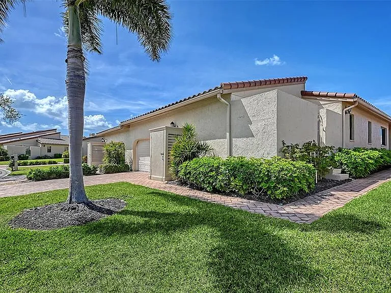 Harbour Oaks Dr — Photo 3