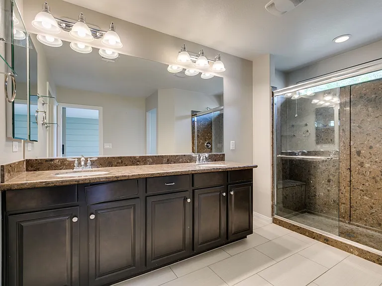 4586 W Camero Ave — Photo 34