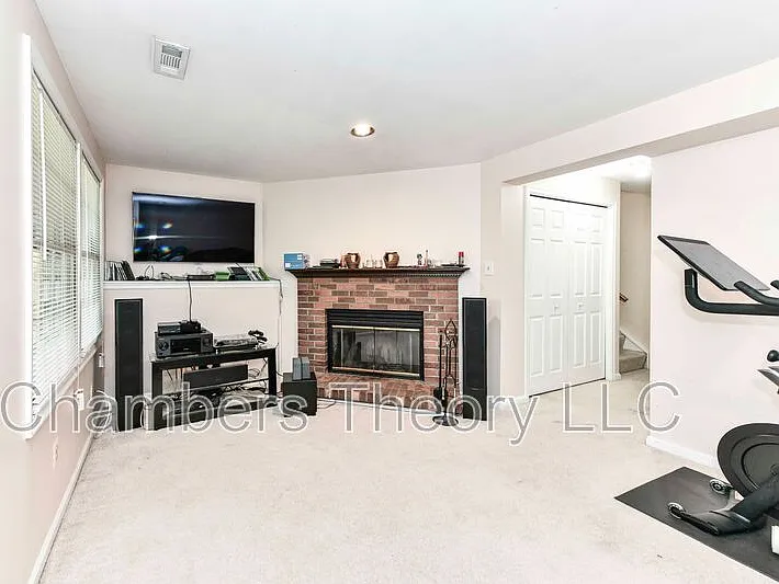 21929 Myrtlewood Sq — Photo 16