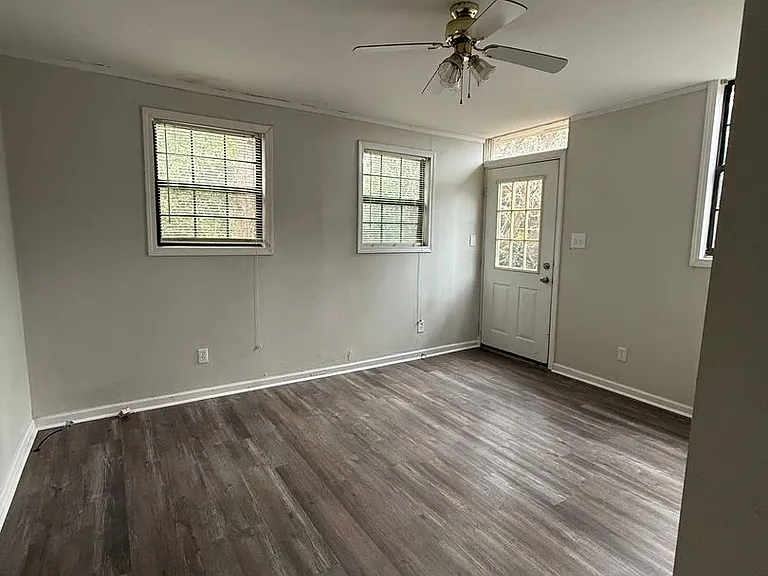 1309 Melody Ln — Photo 7