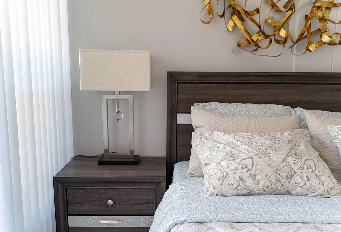 2 bed, 600 sqft, $4,500 — Photo 1
