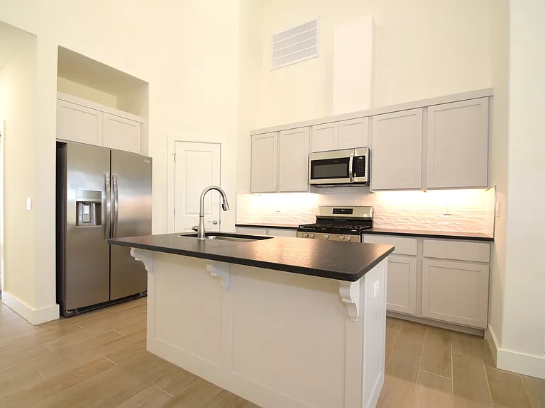 460 Amethyst Rd — Photo 2