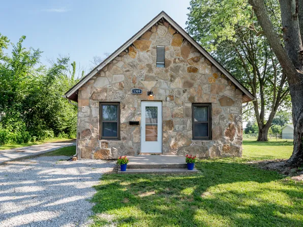 1309 Cherokee Ln, Fulton, MO 65251