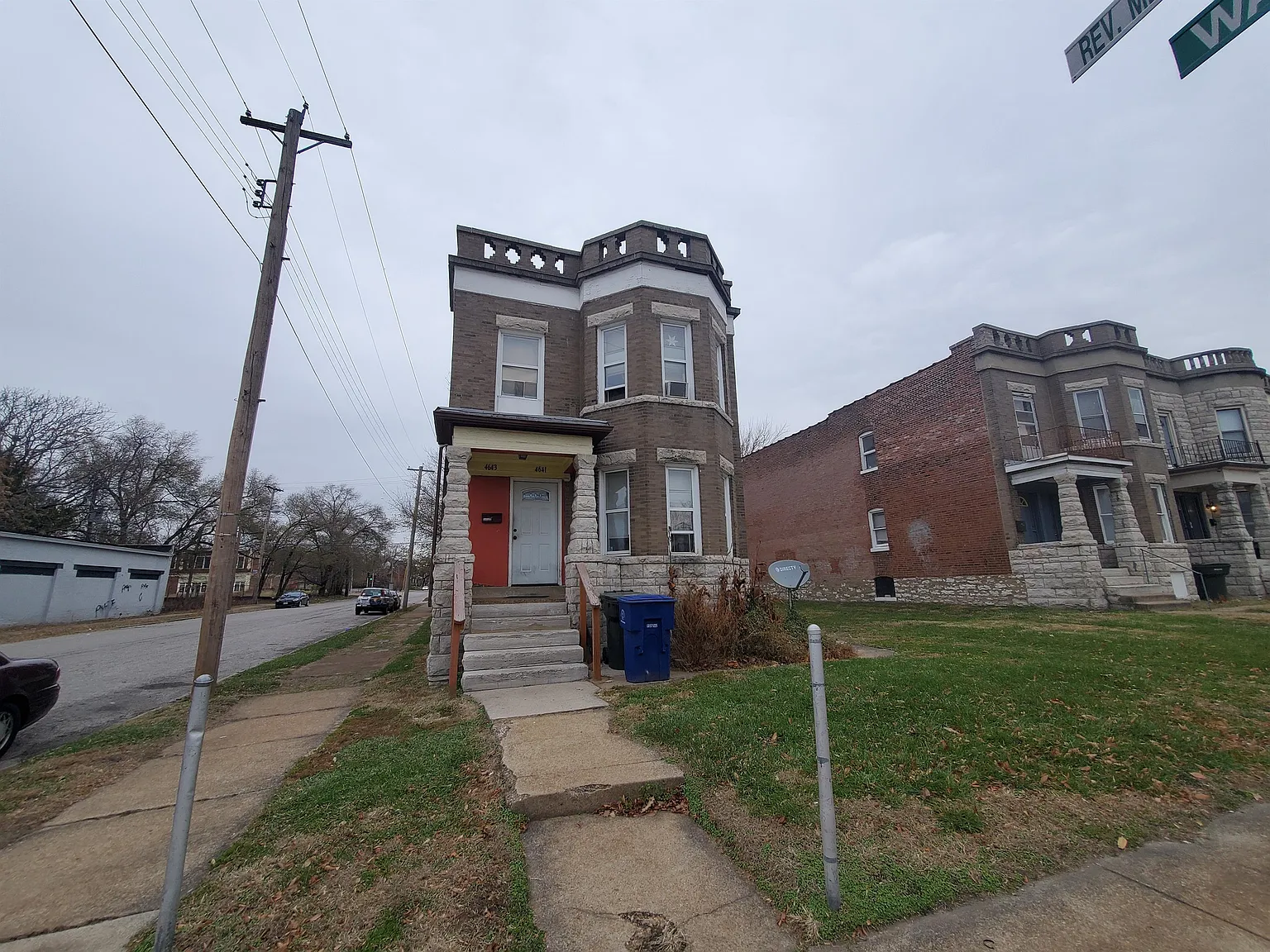 4641 Washington Ave — Photo 1