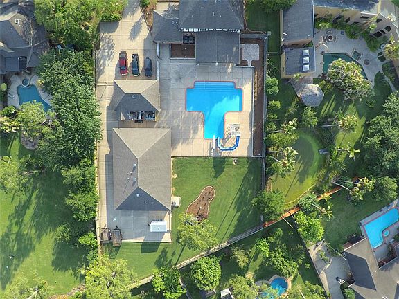 RV & Boat behind pool house