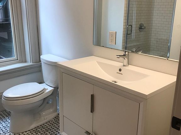 5th image of 1925 Vine St #1A