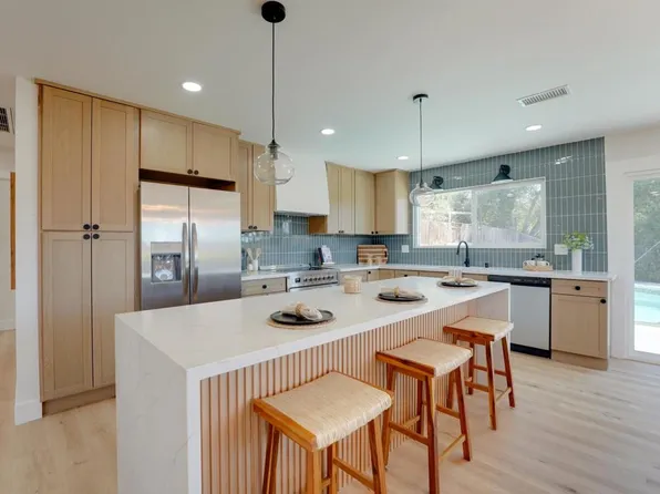 10236 Lake Meadow Ln, Escondido, CA 92026