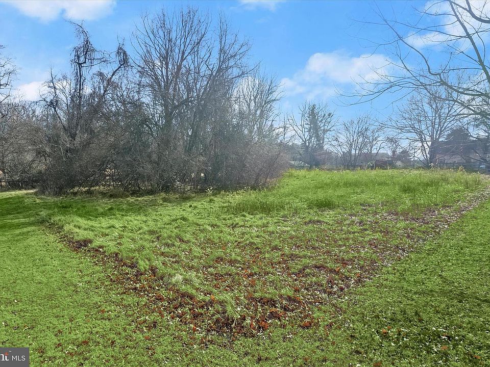 1st image of 20821 Brooke Knolls Rd