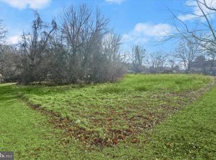 20821 Brooke Knolls Rd, Gaithersburg, MD 20882