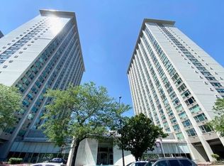 3600 N Lake Shore Dr APT 317, Chicago, IL 60613