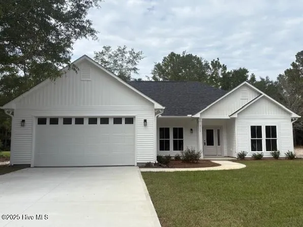 3177 Blue Banks Loop Road NE, Leland, NC 28451