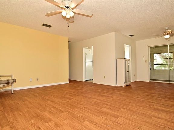5th image of 1906 Canterbury Ln Unit 8