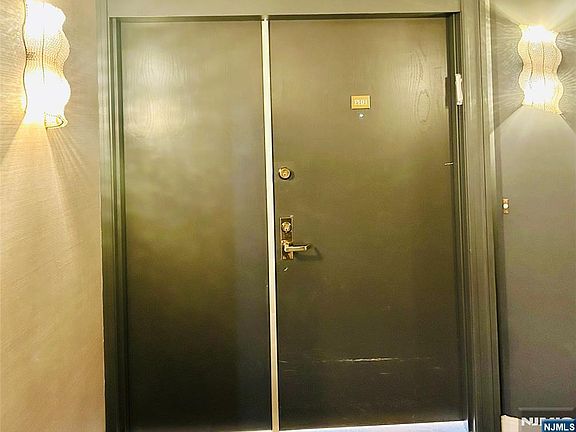 4th image of 1512 Palisade Ave APT 20H