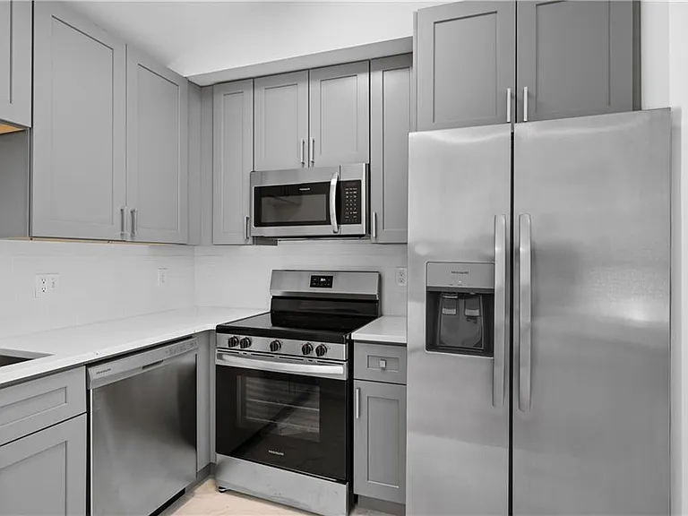 567 Winton Ter NE #E — Photo 7