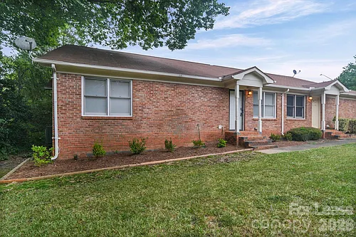 1110 Chandler Dr Photo 1