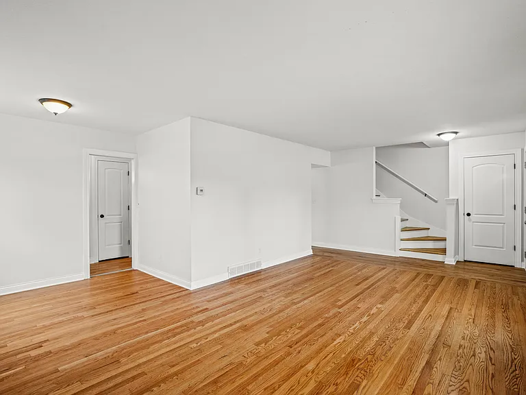 11827 W Diane Dr — Photo 8