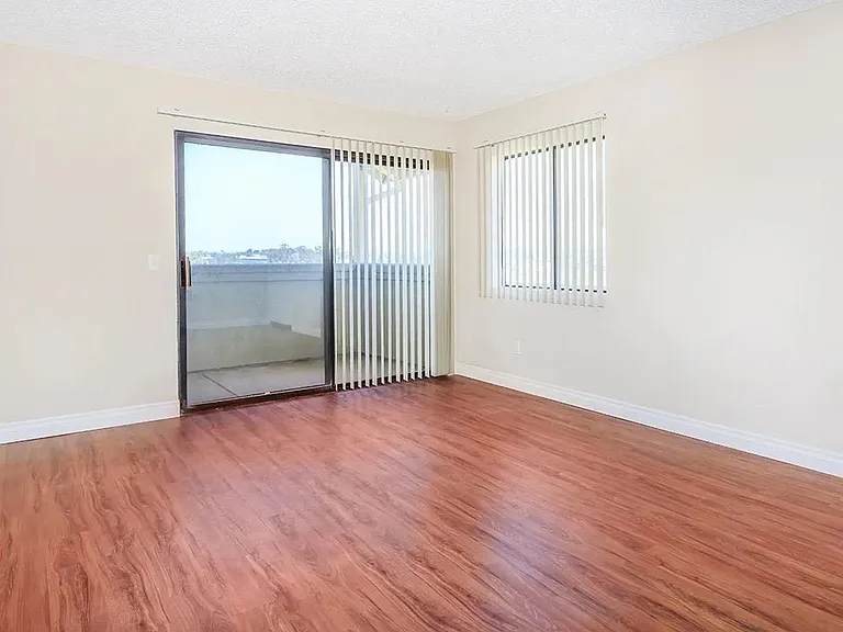 Windsong Apartments — Photo 9