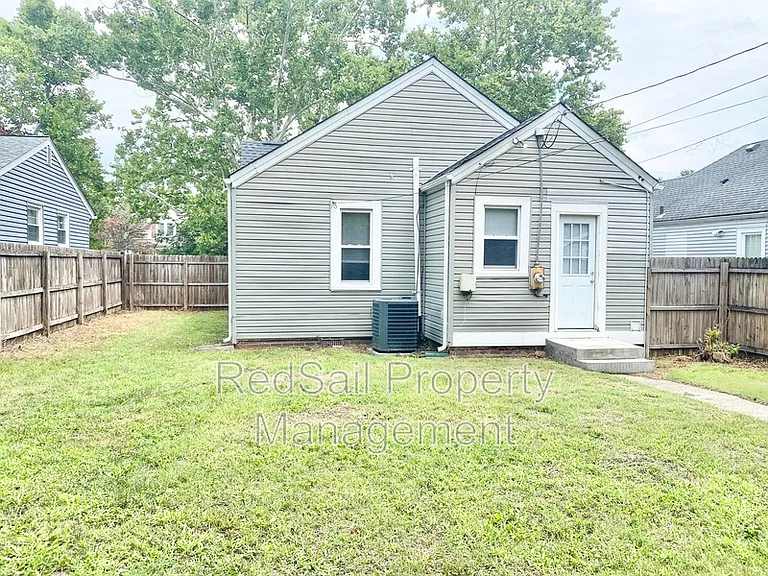 221 Cherry Ave — Photo 18