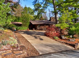 1724 E Rockwood Trl, Fayetteville, AR 72701