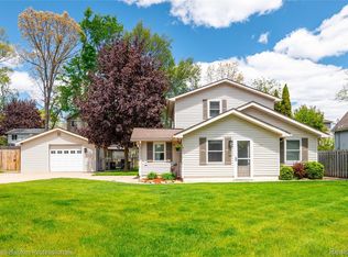 4020 Totem Ln, Waterford, MI 48328