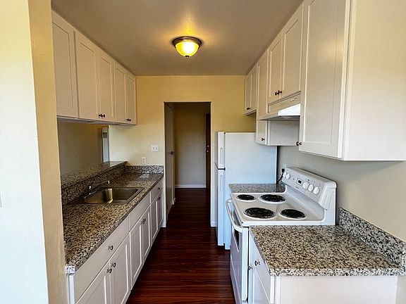 5th image of 2157 Carlmont Dr APT 9
