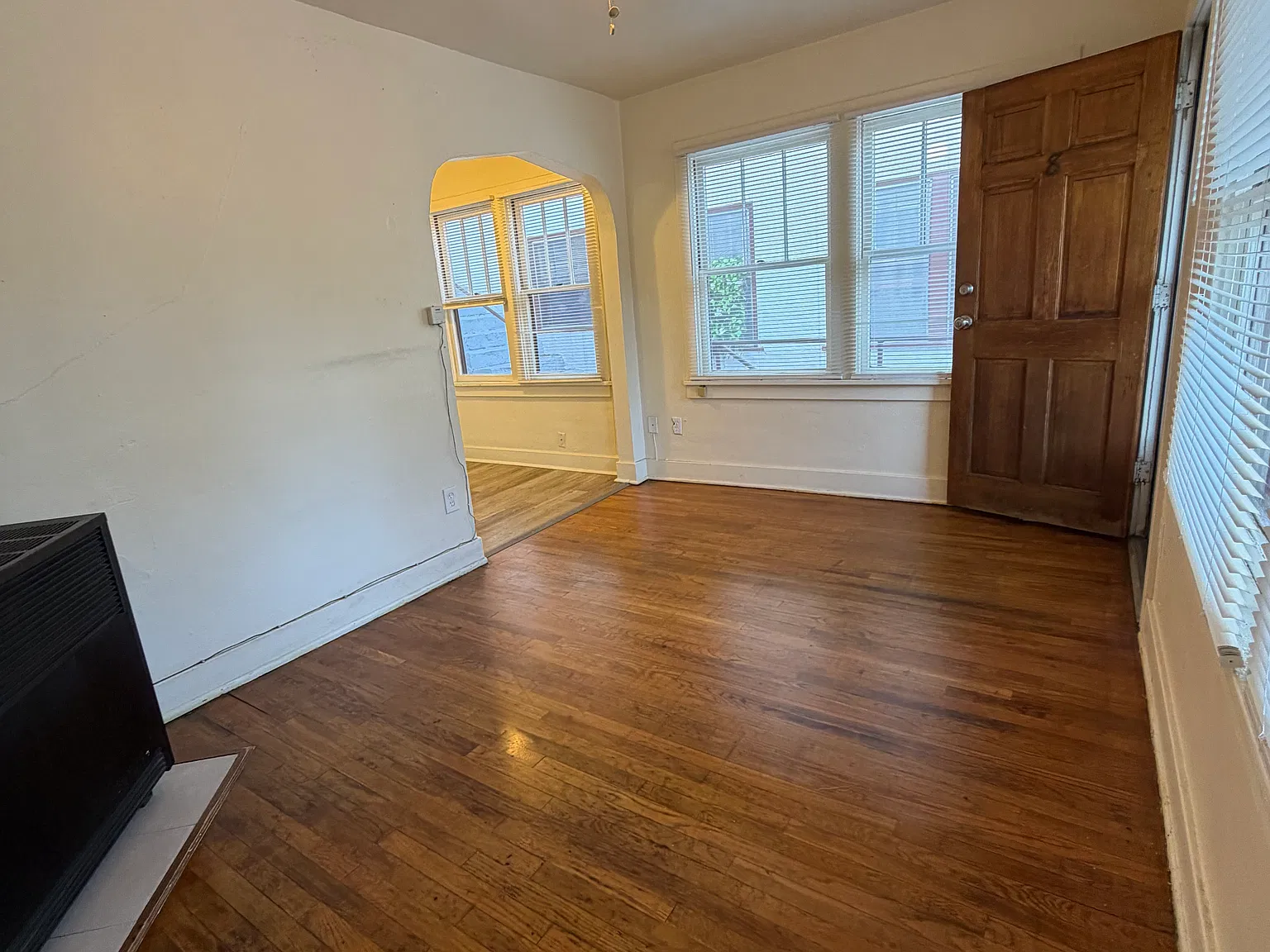 1 bed, 400 sqft, $990 — Photo 3