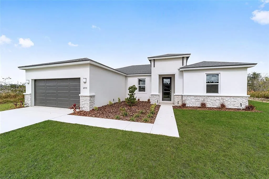 Building Photo - 5017 SW 155th Loop