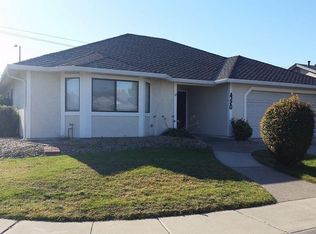 450 Swallow Ct, Manteca, CA 95336