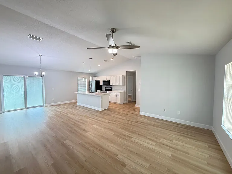 16815 SW 50th Cir — Photo 2