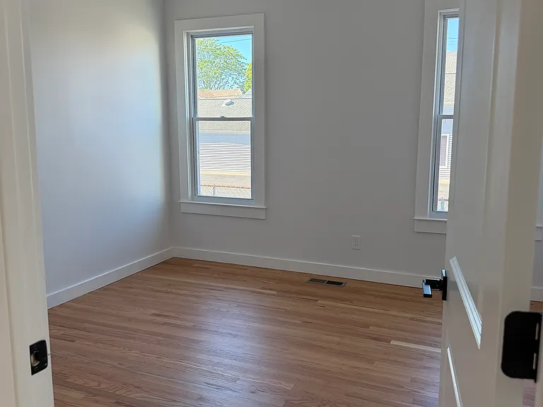 454 Newfield Ave #1 — Photo 8