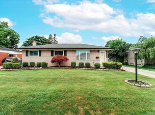 33509 Stonewood Dr, Sterling Heights, MI