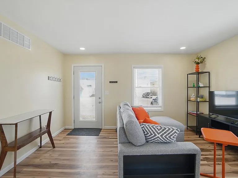 5421 Alger Dr — Photo 9