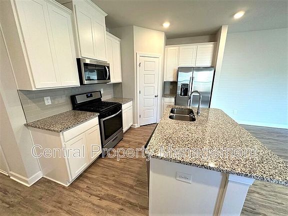 2nd image of 612 Reese Ln