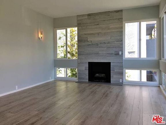2nd image of 1835 Holmby Ave APT 201