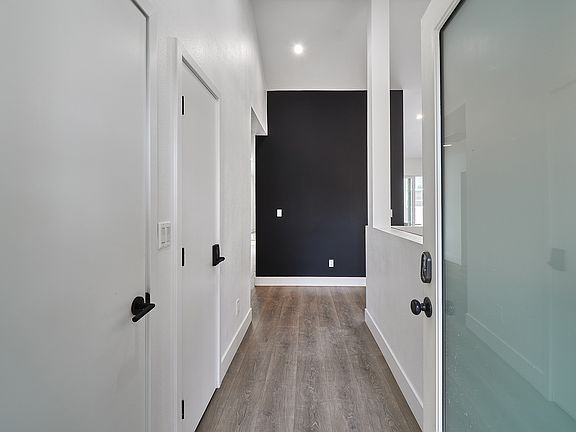 4th image of 2712 Westwood Blvd #11