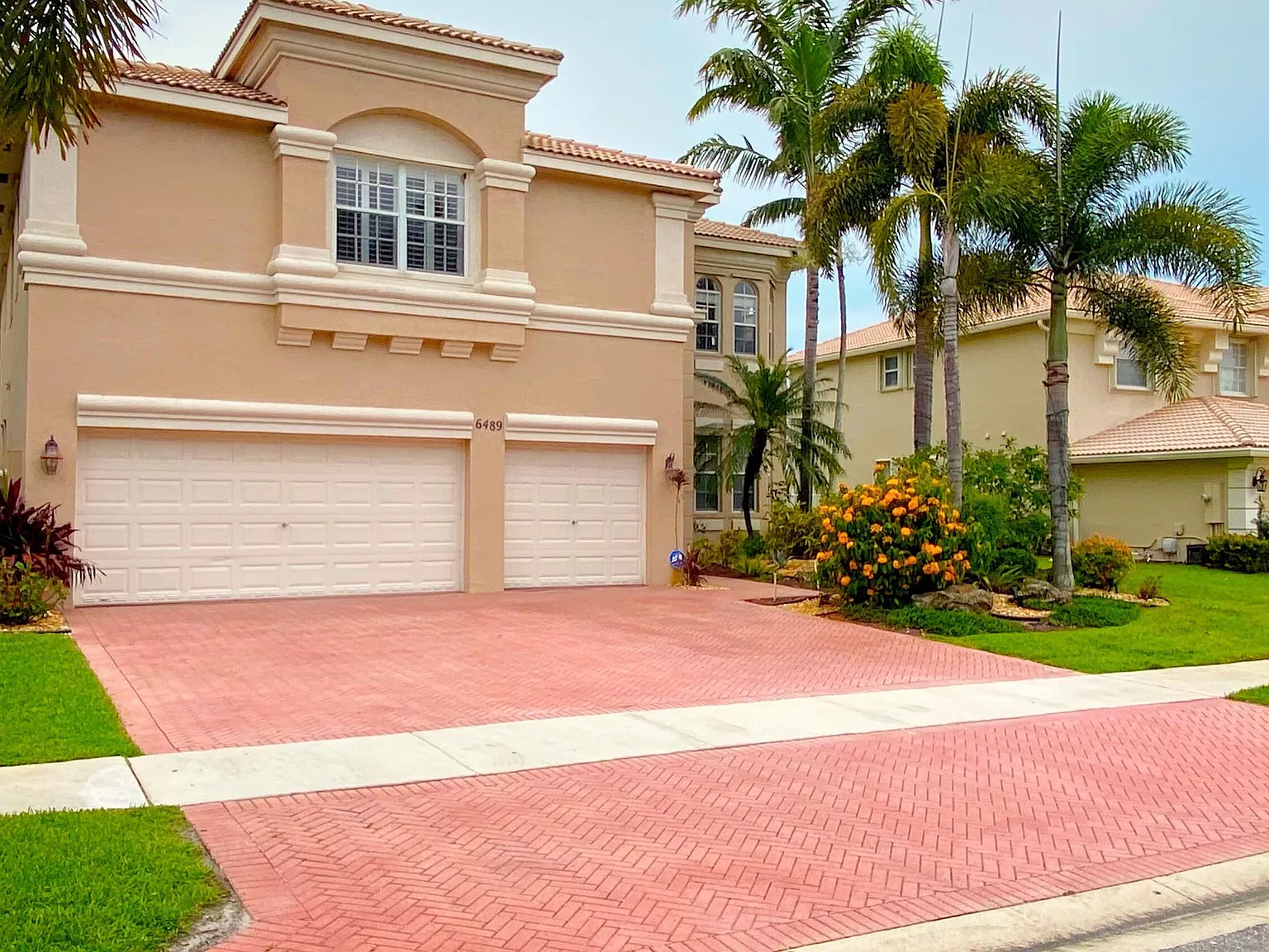 4 bed, 4.0 bath, 3908 sqft, $8,700 — Photo 2