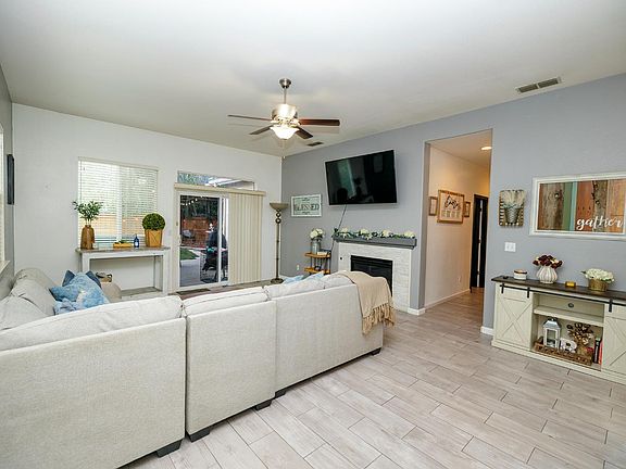 4th image of 3711 Pomegranate Ave