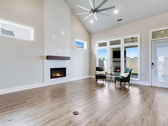 5th image of 315 San Marcos Dr