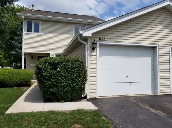 1628 Prestwick Dr, Naperville, IL 60563