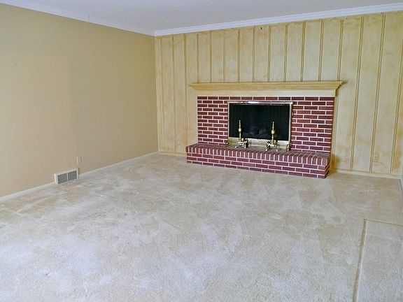 5th image of 5934 N Isabell Ave