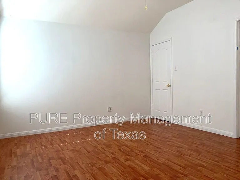 2302 Barnett Dr — Photo 32
