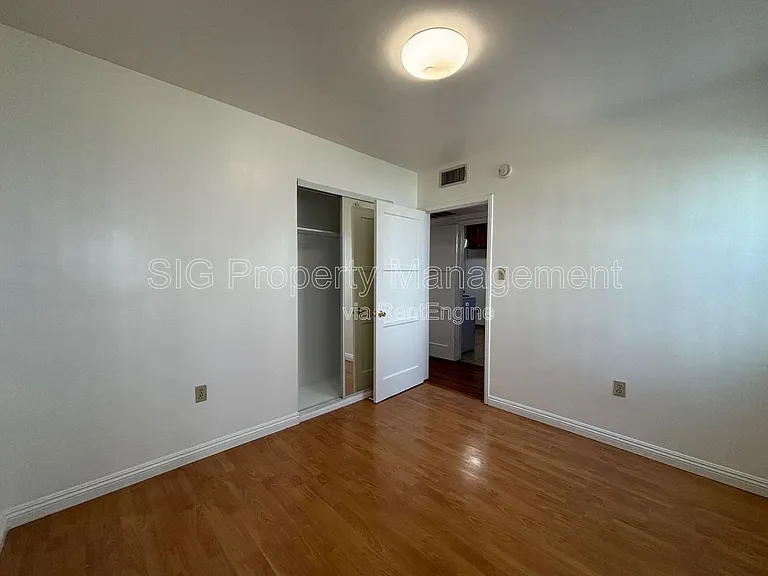 629 W Glenoaks Blvd #A — Photo 17
