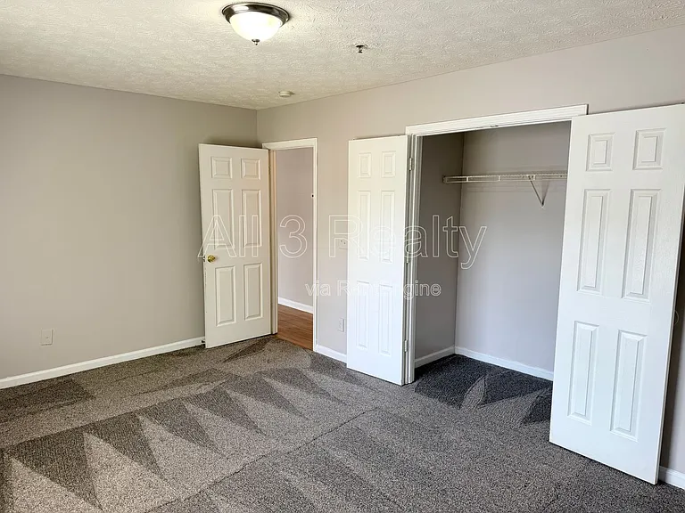 111 W Burke St #C4 — Photo 12