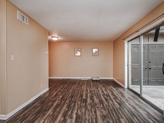 3rd image of 3804 Palmetto Ave #C