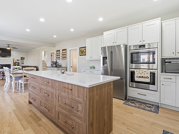 4th image of 23929 William Dr
